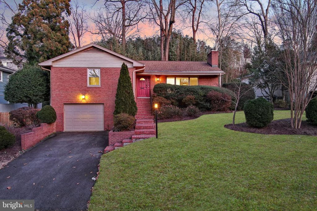 2320 WINDSOR RD, Alexandria, VA 22307