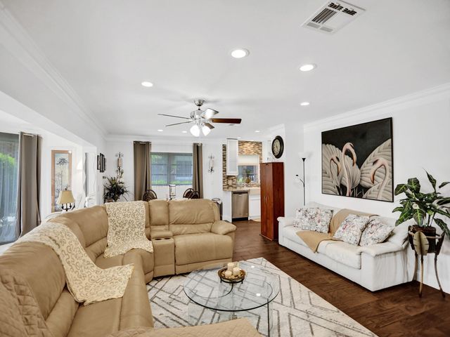 340 Orange Tree Drive 3, Atlantis, FL 33462