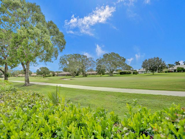 340 Orange Tree Drive 3, Atlantis, FL 33462