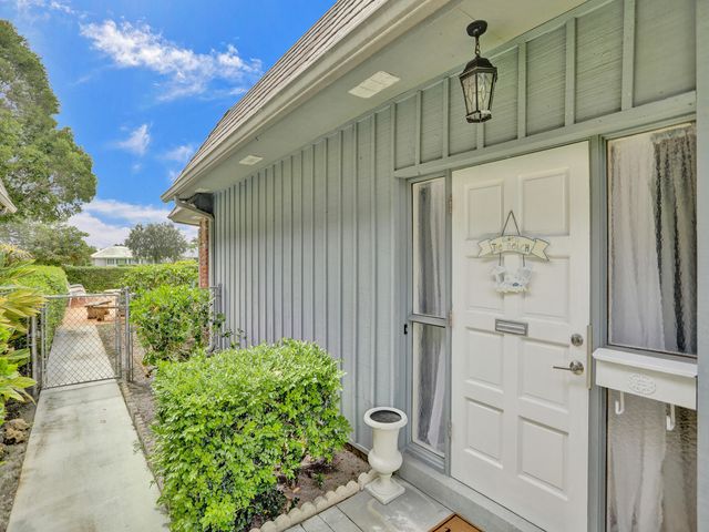 340 Orange Tree Drive 3, Atlantis, FL 33462