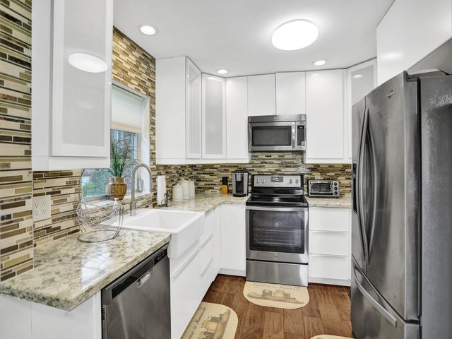 340 Orange Tree Drive 3, Atlantis, FL 33462