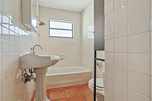1418 E POWHATAN AVENUE, Tampa, FL 33604