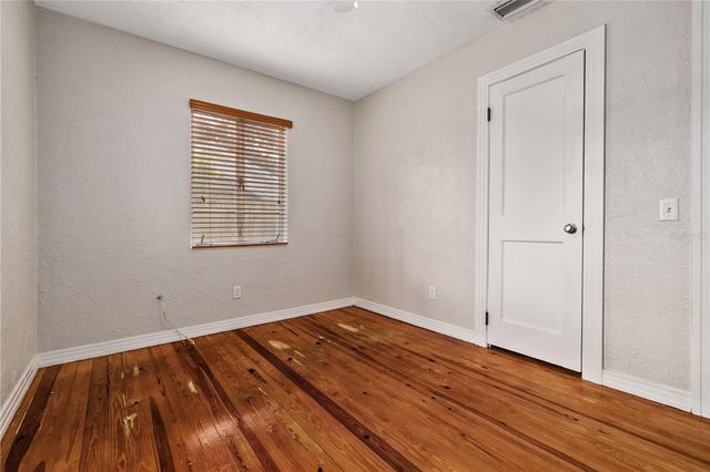 1418 E POWHATAN AVENUE, Tampa, FL 33604
