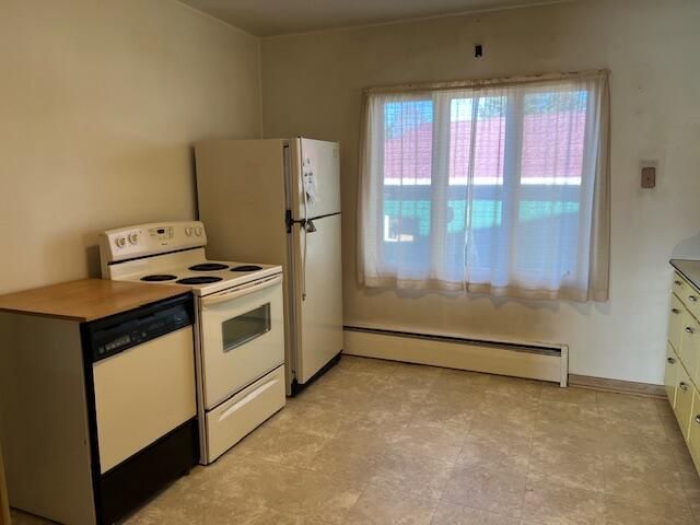 2152 Roosevelt AVENUE, Two Rivers, WI 54241