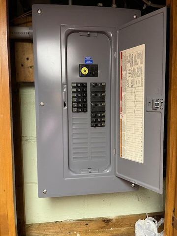 2152 Roosevelt AVENUE, Two Rivers, WI 54241