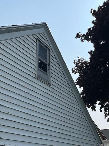 2152 Roosevelt AVENUE, Two Rivers, WI 54241