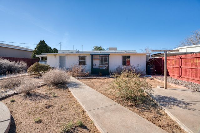 2724 Graceland Drive NE, Albuquerque, NM 87110