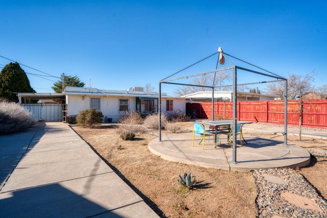 2724 Graceland Drive NE, Albuquerque, NM 87110
