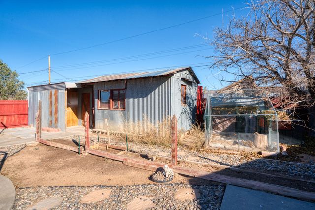 2724 Graceland Drive NE, Albuquerque, NM 87110