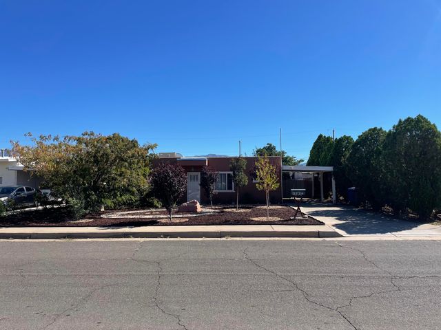 2724 Graceland Drive NE, Albuquerque, NM 87110