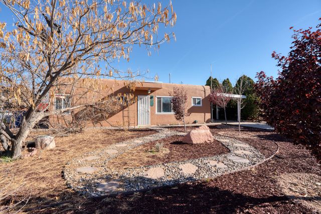 2724 Graceland Drive NE, Albuquerque, NM 87110