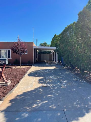2724 Graceland Drive NE, Albuquerque, NM 87110