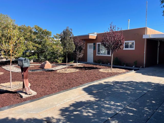 2724 Graceland Drive NE, Albuquerque, NM 87110