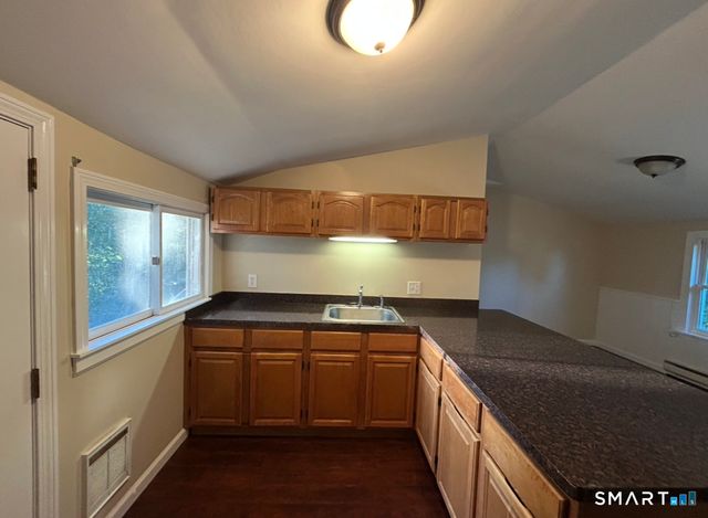 29 Mansfield Street B, Bethel, CT 06801