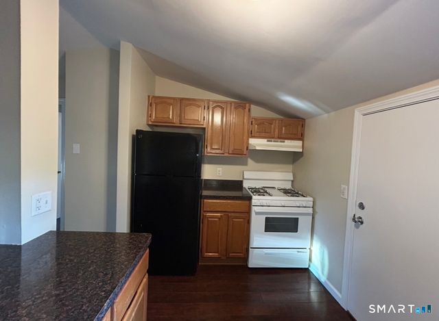 29 Mansfield Street B, Bethel, CT 06801