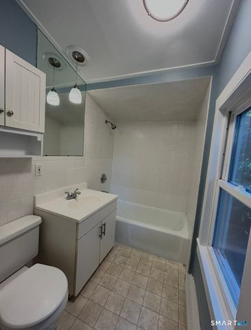 29 Mansfield Street B, Bethel, CT 06801