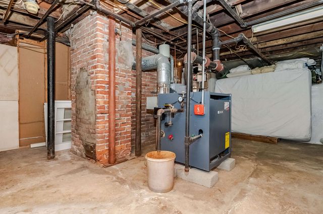 44 N Adams Street, Manchester, NH 03104