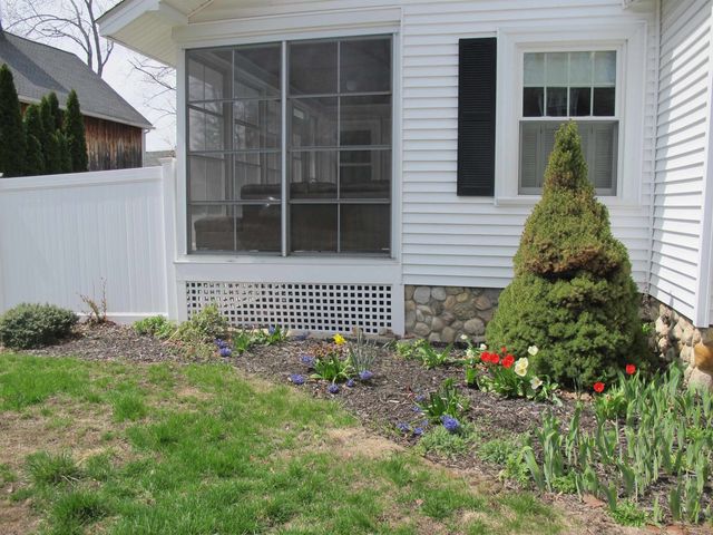 44 N Adams Street, Manchester, NH 03104