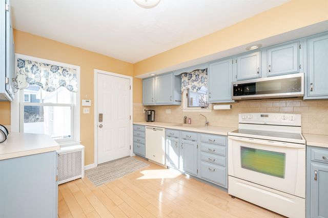 44 N Adams Street, Manchester, NH 03104