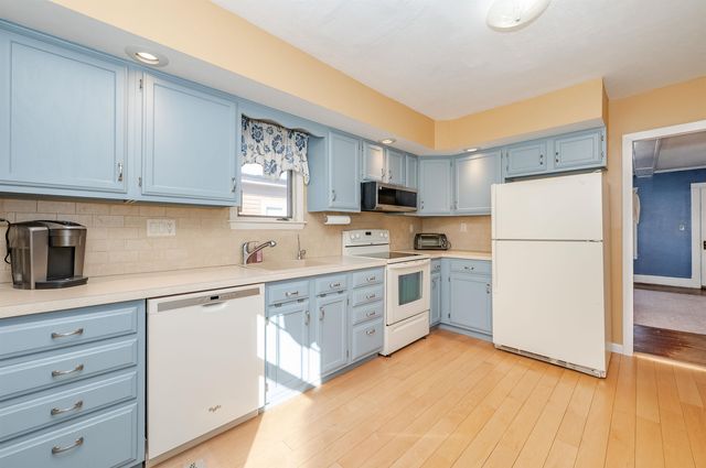 44 N Adams Street, Manchester, NH 03104