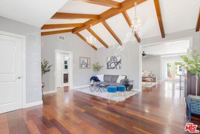 4240 Matilija Avenue, Sherman Oaks, CA 91423