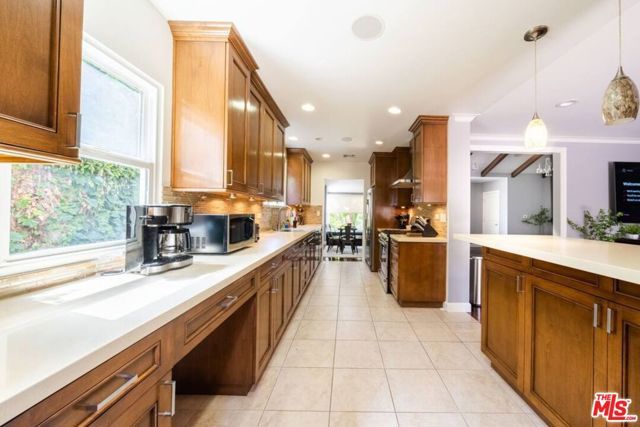 4240 Matilija Avenue, Sherman Oaks, CA 91423
