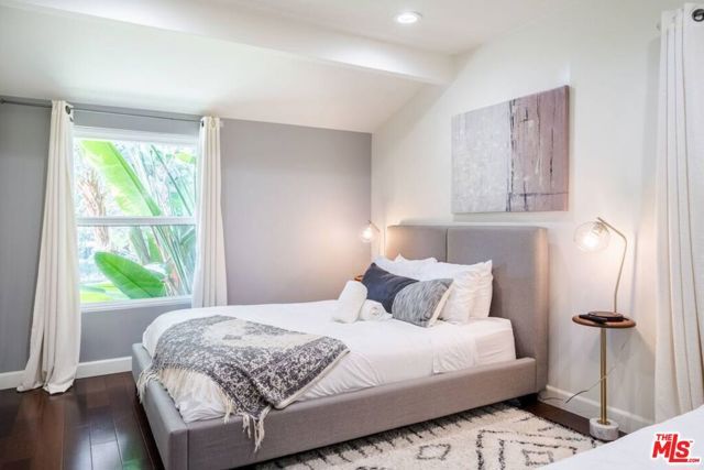 4240 Matilija Avenue, Sherman Oaks, CA 91423