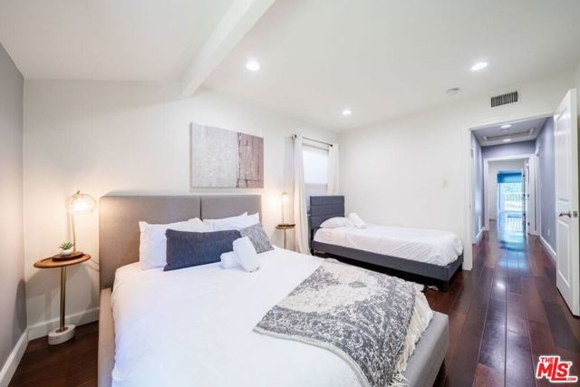 4240 Matilija Avenue, Sherman Oaks, CA 91423