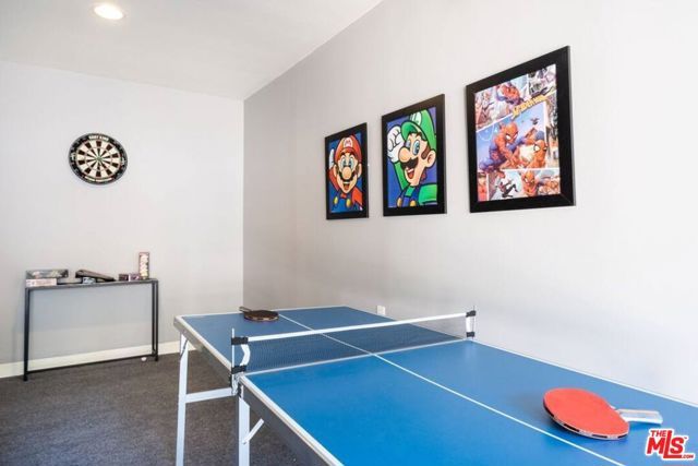 4240 Matilija Avenue, Sherman Oaks, CA 91423