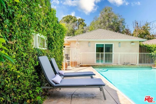 4240 Matilija Avenue, Sherman Oaks, CA 91423
