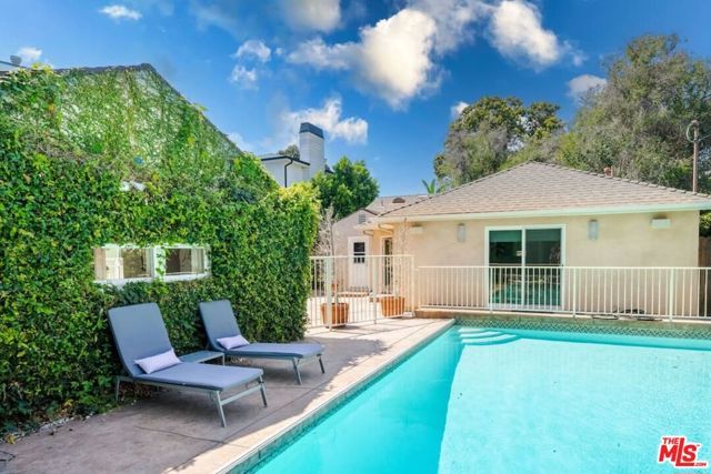 4240 Matilija Avenue, Sherman Oaks, CA 91423
