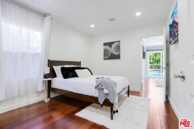 4240 Matilija Avenue, Sherman Oaks, CA 91423