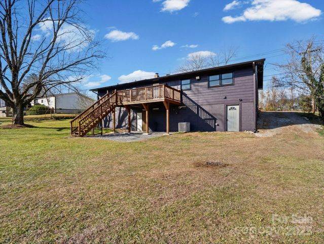 143 Morgan Road, Hendersonville, NC 28739