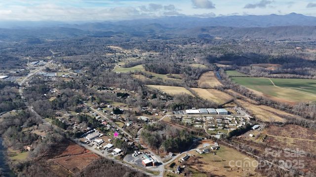 143 Morgan Road, Hendersonville, NC 28739