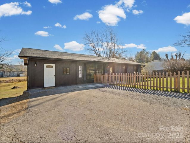 143 Morgan Road, Hendersonville, NC 28739