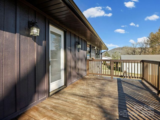 143 Morgan Road, Hendersonville, NC 28739