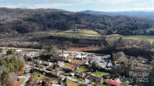 143 Morgan Road, Hendersonville, NC 28739