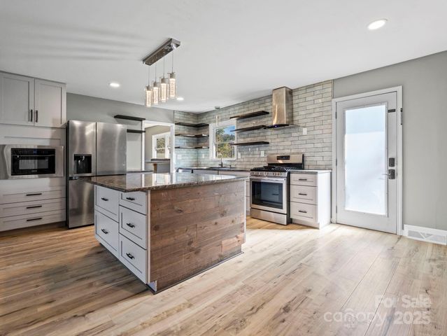 143 Morgan Road, Hendersonville, NC 28739