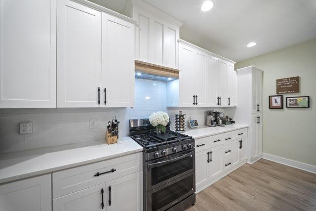 212 Cherokee Dr, White Bluff, TN 37187
