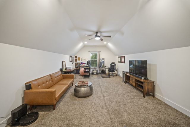 212 Cherokee Dr, White Bluff, TN 37187