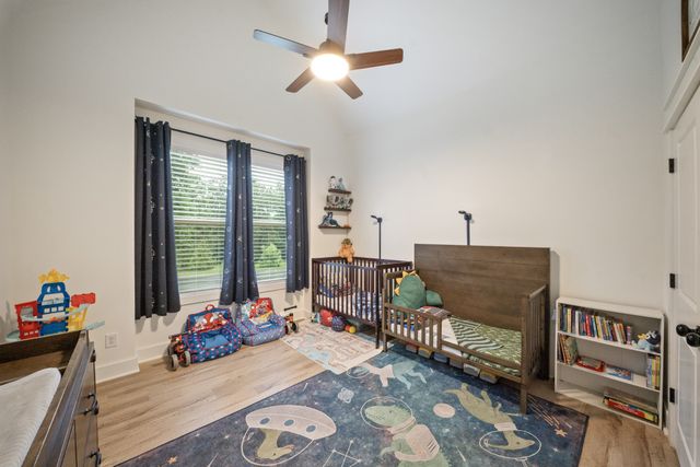 212 Cherokee Dr, White Bluff, TN 37187