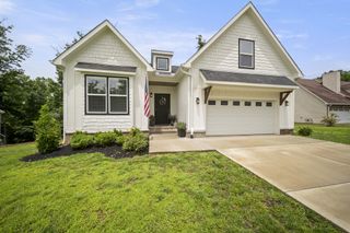 212 Cherokee Dr, White Bluff, TN 37187