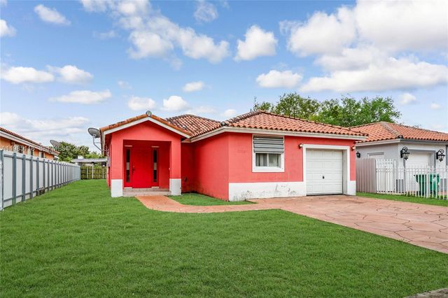 12418 SW 230th St, Miami, FL 33170