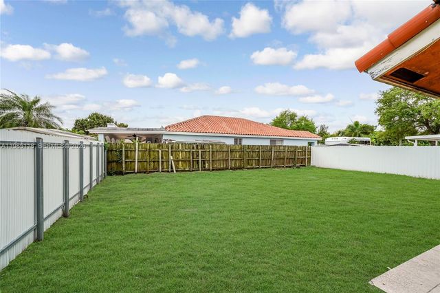 12418 SW 230th St, Miami, FL 33170