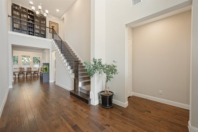 8044 Sarahville Drive, Dallas, TX 75252