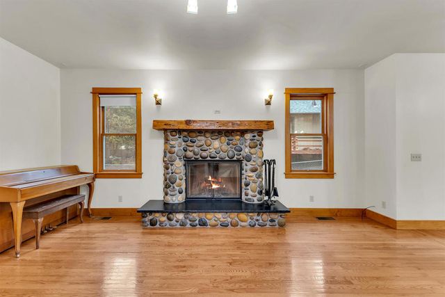 53300 Meadow Drive, Idyllwild, CA 92549