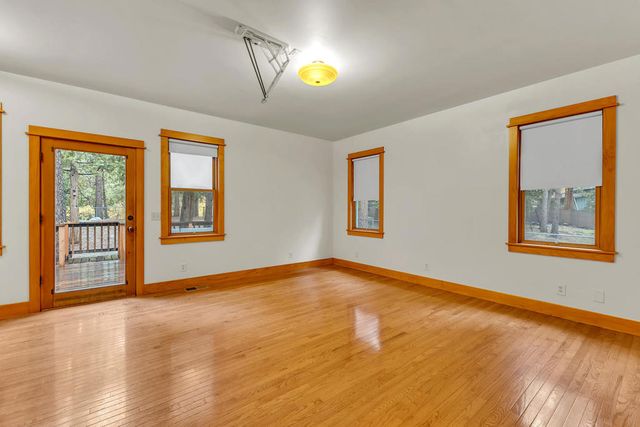 53300 Meadow Drive, Idyllwild, CA 92549