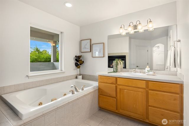 9021 Sand Point Way NE, Seattle, WA 98115
