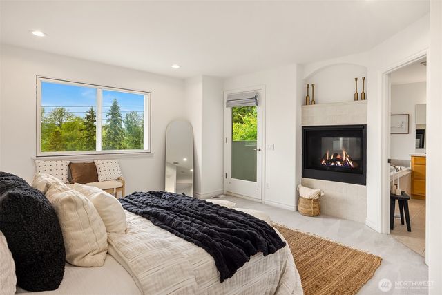 9021 Sand Point Way NE, Seattle, WA 98115