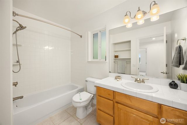 9021 Sand Point Way NE, Seattle, WA 98115